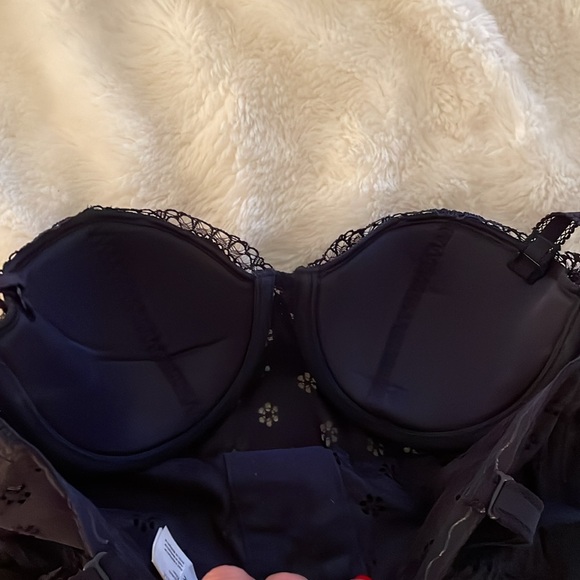 NWOT Simone Perele bustier. Never been worn. Size 1 which is a small. 32-34 A-C - Picture 7 of 8